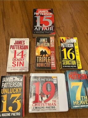 James Pattersons Women’s Murder Club Bundle  7 items total as pictured